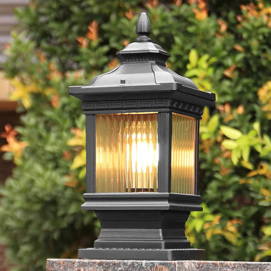 Black Gate Pillar Light