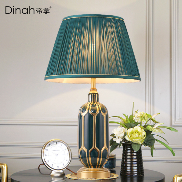 Jingdezhen ceramic table lamp bedroom bedside table lamp American warm study lamp new Chinese retro luxury living room lamp